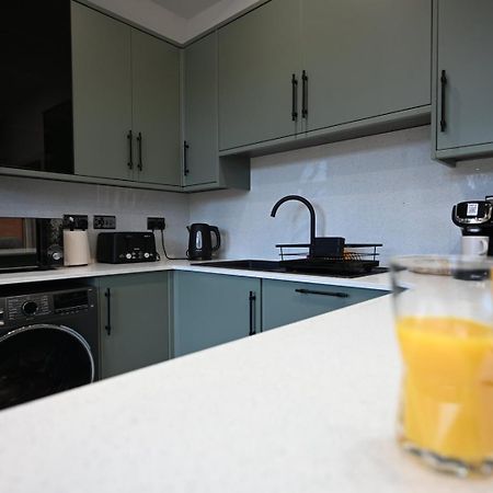 Luxury Two Bed Apartment - Cardiff City Centre מראה חיצוני תמונה