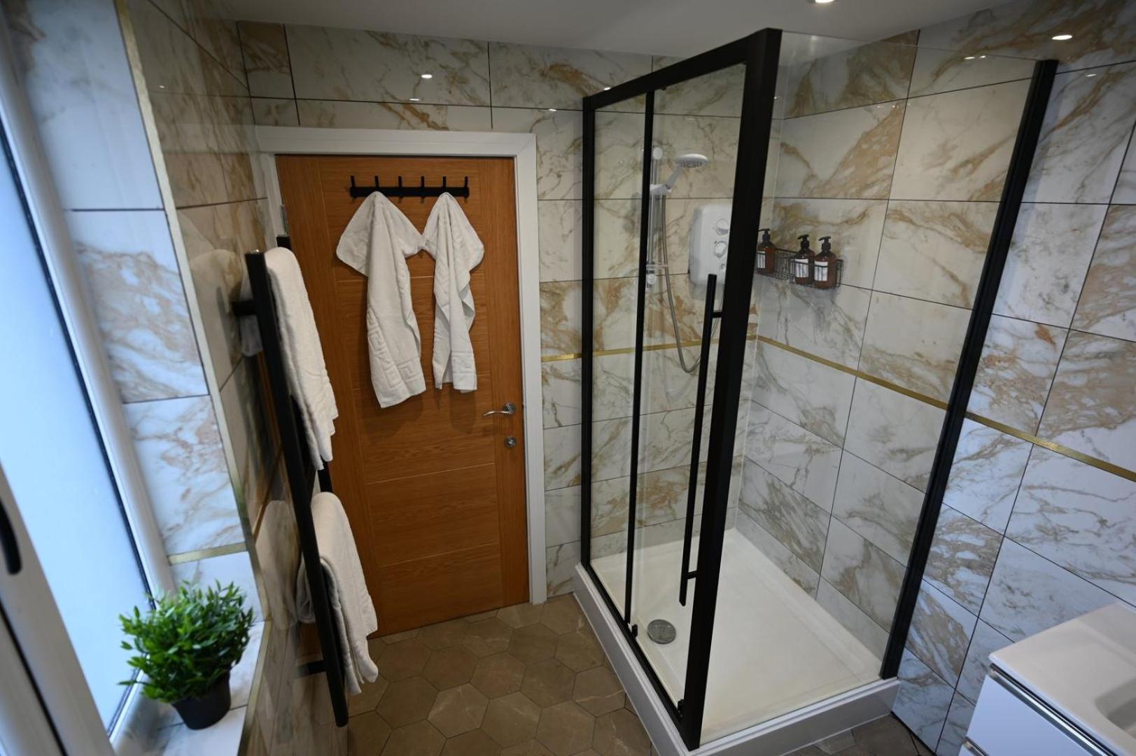 Luxury Two Bed Apartment - Cardiff City Centre מראה חיצוני תמונה